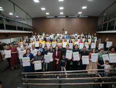 Vereadora Samantha Iris homenageia integrantes da Missão Enchei-vos com moções de aplausos