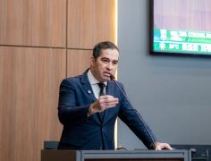 Vereador cobra aplicação de lei contra fios soltos e  revitalização de ponte com alto fluxo de estudantes