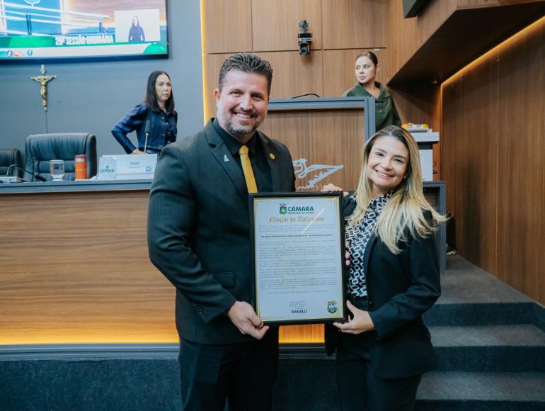 Delegada da PF recebe homenagem por operação que culminou na morte de suspeito de abuso sexual 